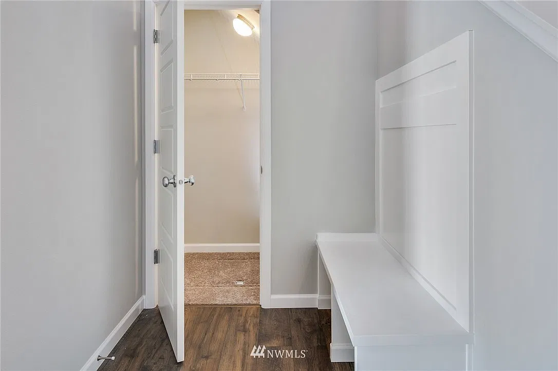 4 bed, 3.0 bath, 2622 sqft, $3,150 — Photo 3