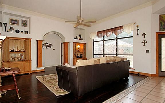 5th image of 11115 S Hunter Hill Ln