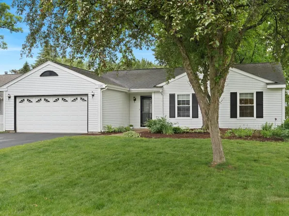 1125 Portsmouth Dr, Island Lake, IL 60042