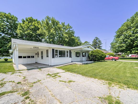 2nd image of 1701 Castle Hills Dr