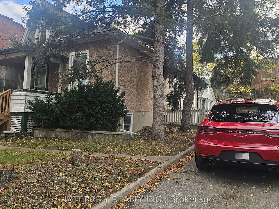 2nd image of 44 Cardigan St Room 1