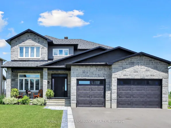 643 Parkview Ter, Russell, ON K4R 0C6