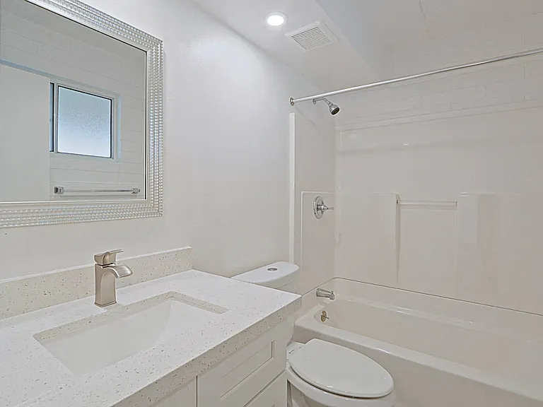 Pierson Place Apartments — Photo 10