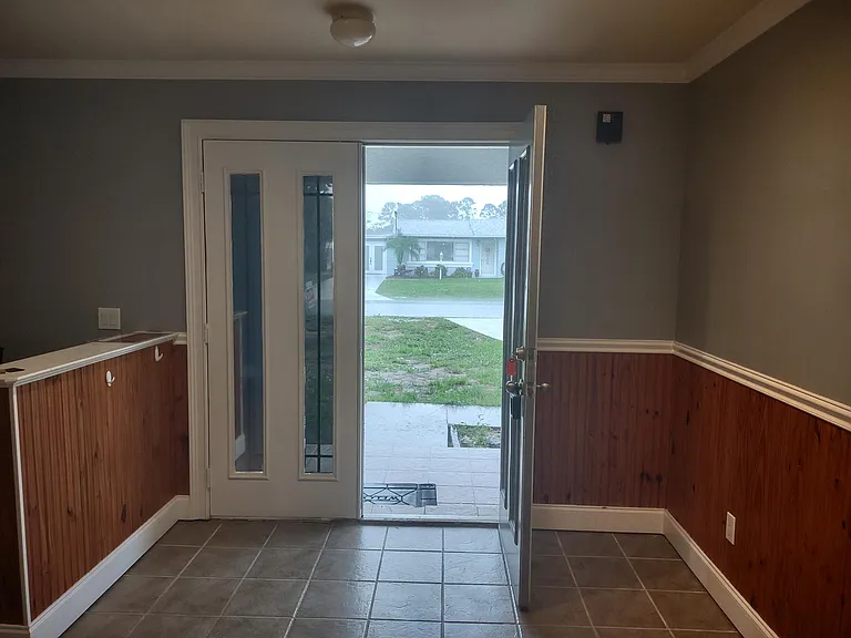 867 Lake Betty Dr — Photo 4