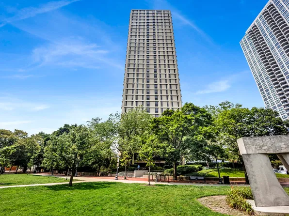1960 N Lincoln Park West Ave #408, Chicago, IL 60614