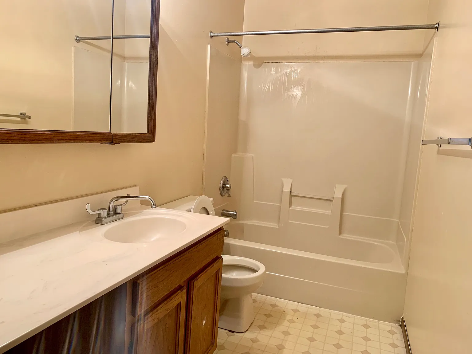 2 bed, $925 — Photo 4