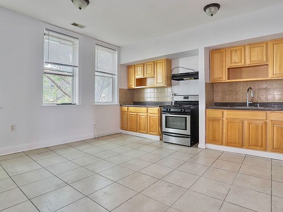 2nd image of 272 Grant Ave #2