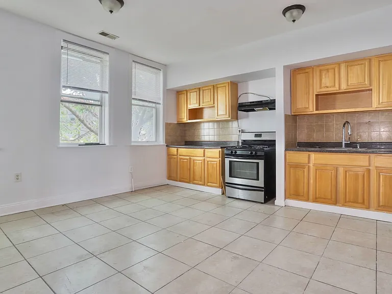 272 Grant Ave #2 — Photo 2
