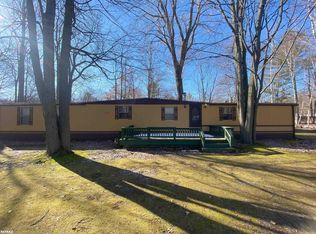 5725 Pine Dr, Caseville, MI 48725