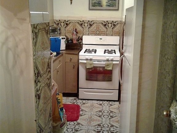 4th image of 80 Gold St APT 4-H