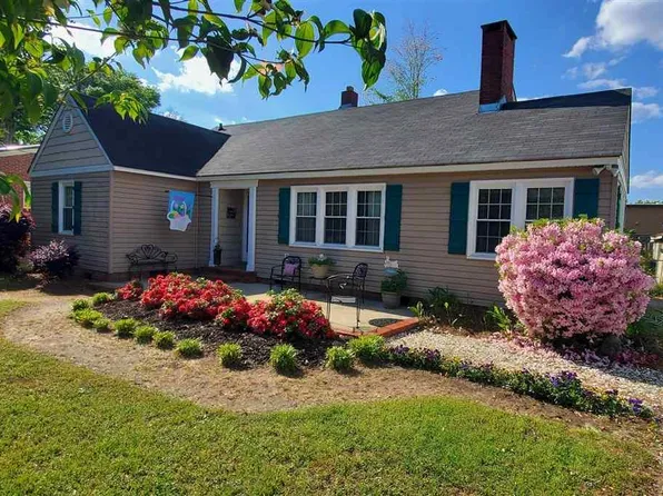 102 Carlisle Ct, Bennettsville, SC 29512