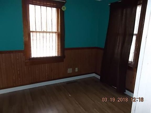 2nd image of 901 N 6th Ave E