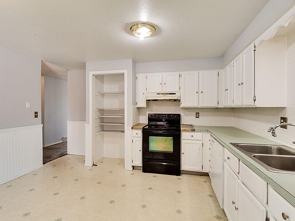 4th image of 14312 E Mission Ave