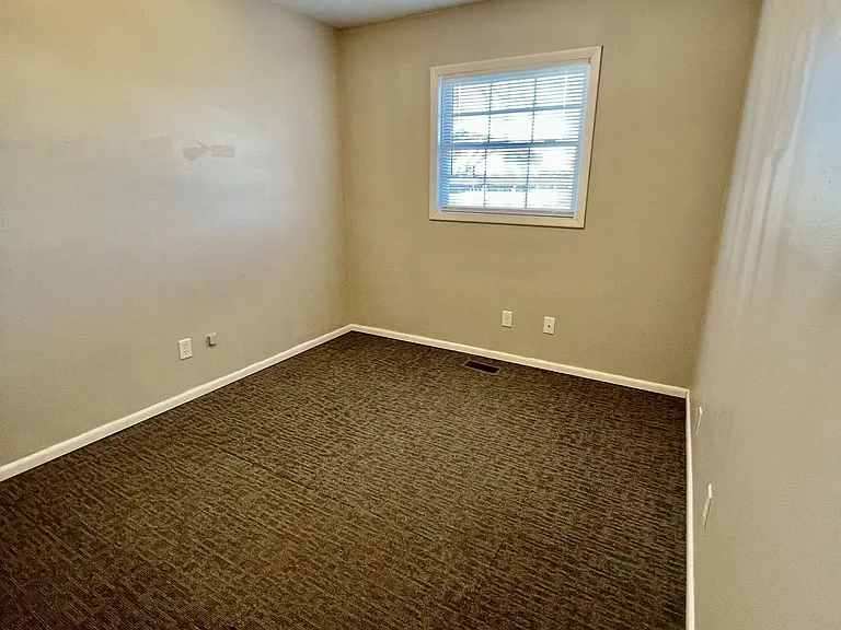 1426 Dillon Dr — Photo 8
