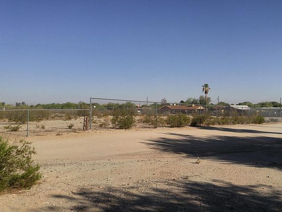 4th image of 2850 E South Mountain Ave