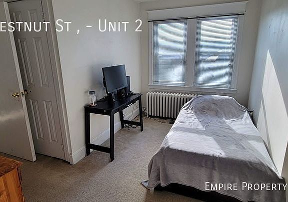 5th image of 151 E Chestnut St Floor 2