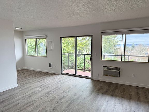 3rd image of 1515 NW 28th Ave APT 17