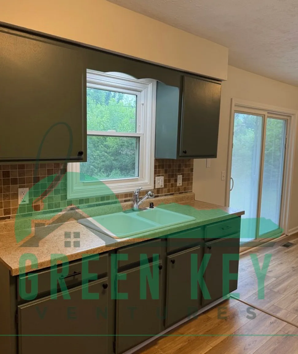 3 bed, 1075 sqft, $1,550 — Photo 3