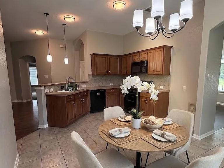 114 Newport Landing Pl — Photo 2