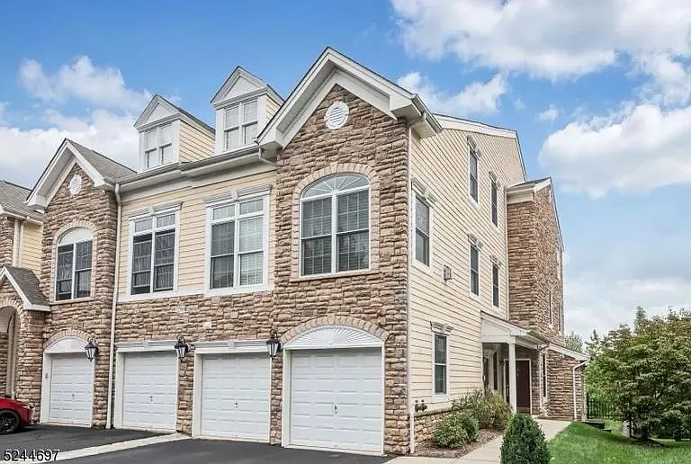 10 Sweeney Ct #10