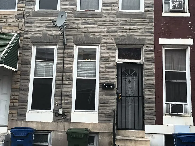 1814 Penrose Ave — Photo 1