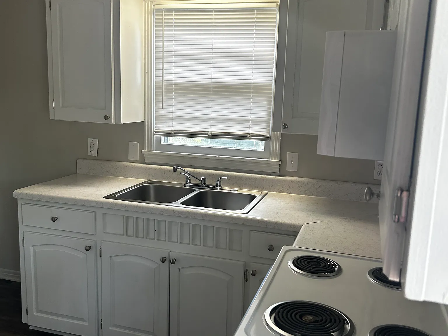 1 bed, 400 sqft, $875 — Photo 3