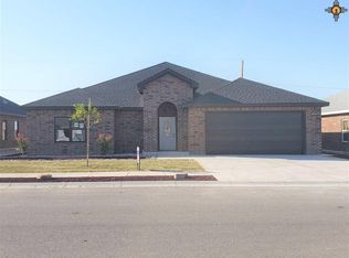 2502 W Bullock Ave, Artesia, NM 88210