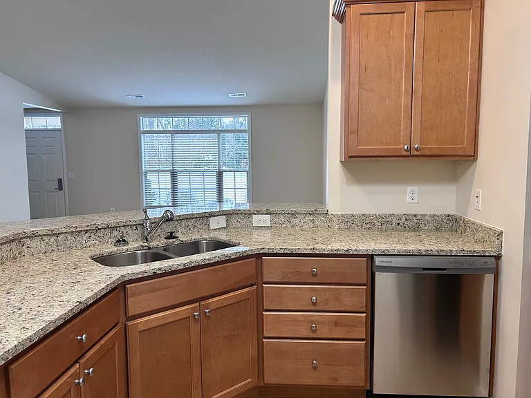 Wales Crossing Apartments — Photo 13