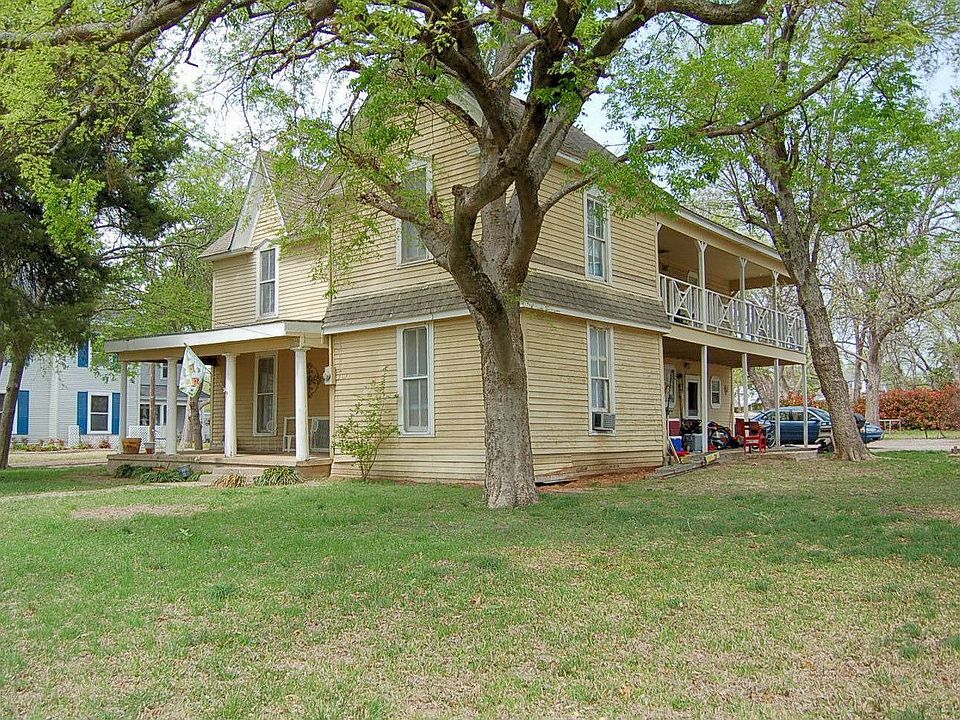 Beautiful 1/2 acre Corner Lot