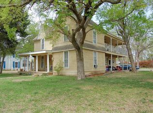 301 College St, Farmersville, TX 75442