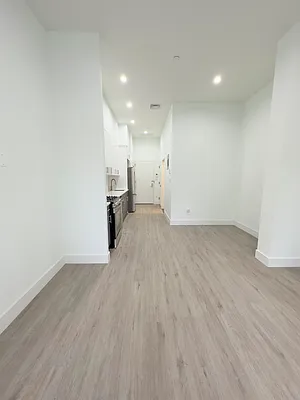 Rented by R New York | media 19