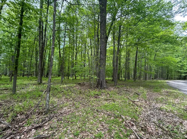 915 Galloway Rd, Du Bois, PA 15801