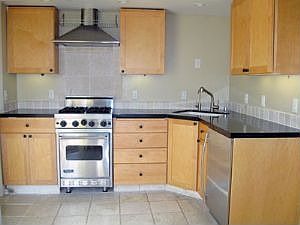 Kitchen :: 807 Lyon A
