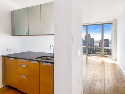 310 W 52nd St APT 34C, New York, NY, 10019