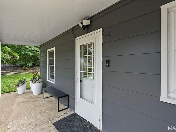3rd image of 860 Poppy Ln