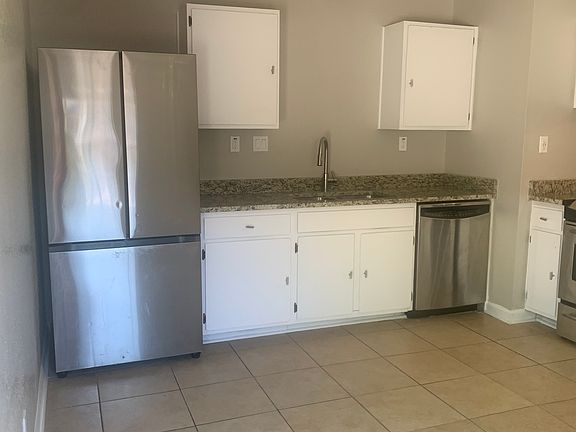 4th image of 4819 Blue Spruce Dr