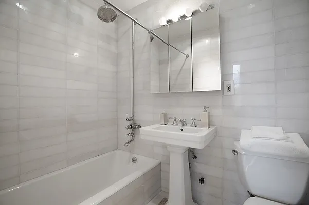Rented by Keller Williams NYC | media 74