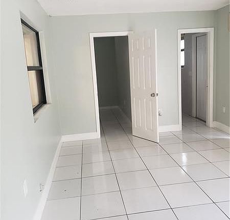 4th image of 8885 NW 57th Ct
