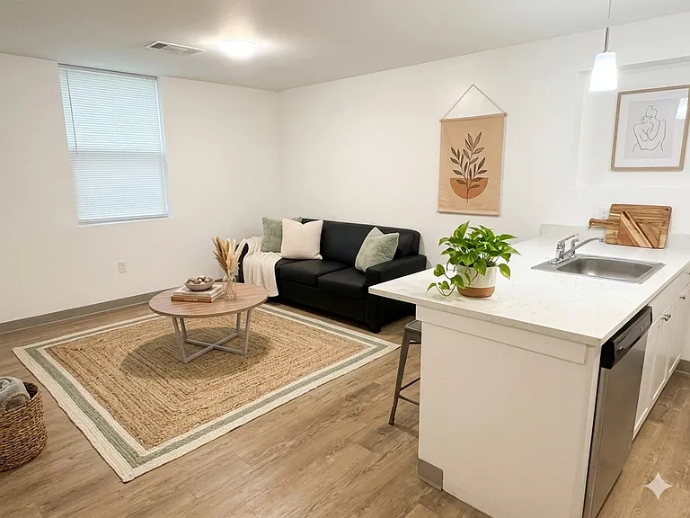 The Outlook Apartments — Photo 36