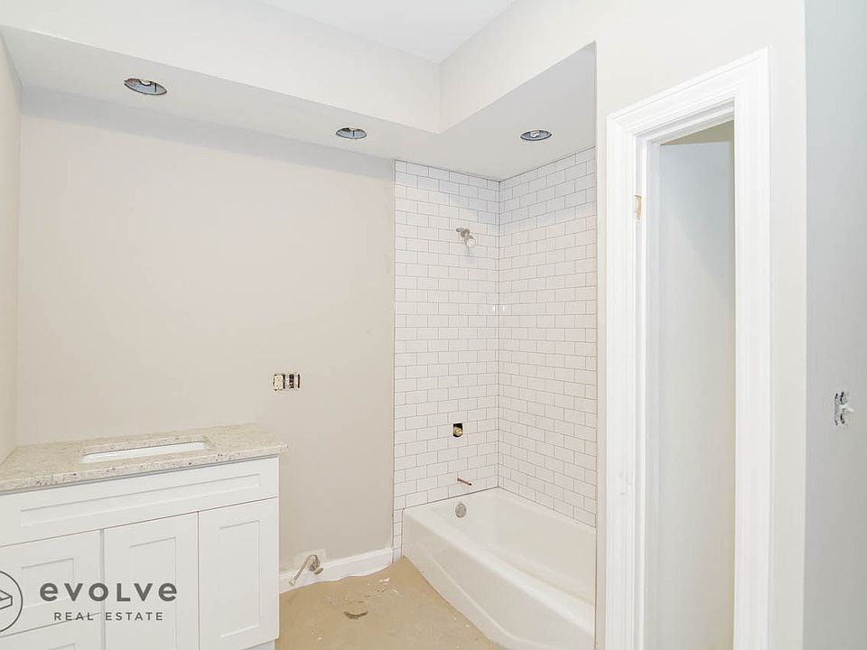 1st image of 1621 W Warren Blvd #Gdn