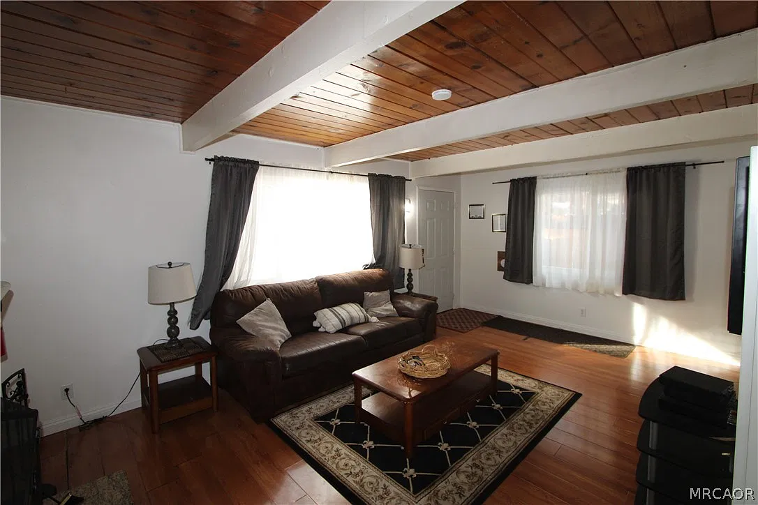 2 bed, 1.0 bath, 1000 sqft, $1,500 — Photo 2