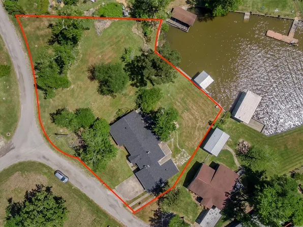 119 Elm Dr, Onalaska, TX 77360