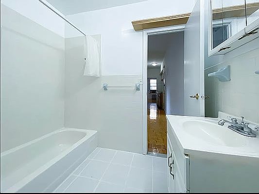 5th image of 17 Saint Marks Pl APT 17