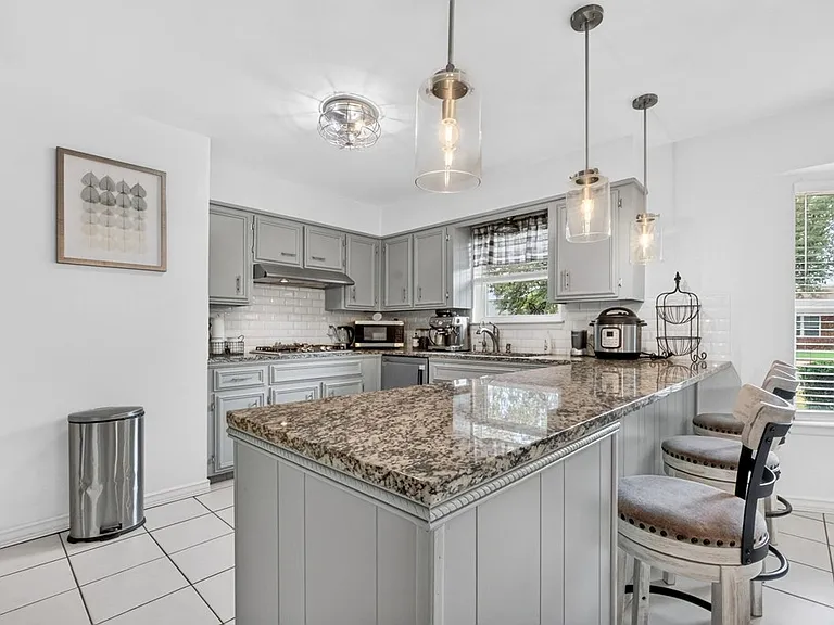 2409 Emerson Ct — Photo 18