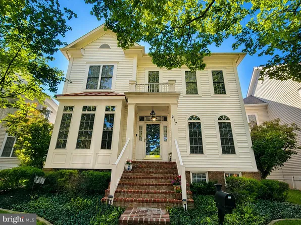 217 Watkins Cir, Rockville, MD 20850