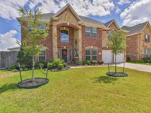 3rd image of 4217 Juniper Ln