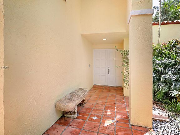 5th image of 6634 Acacia Ct