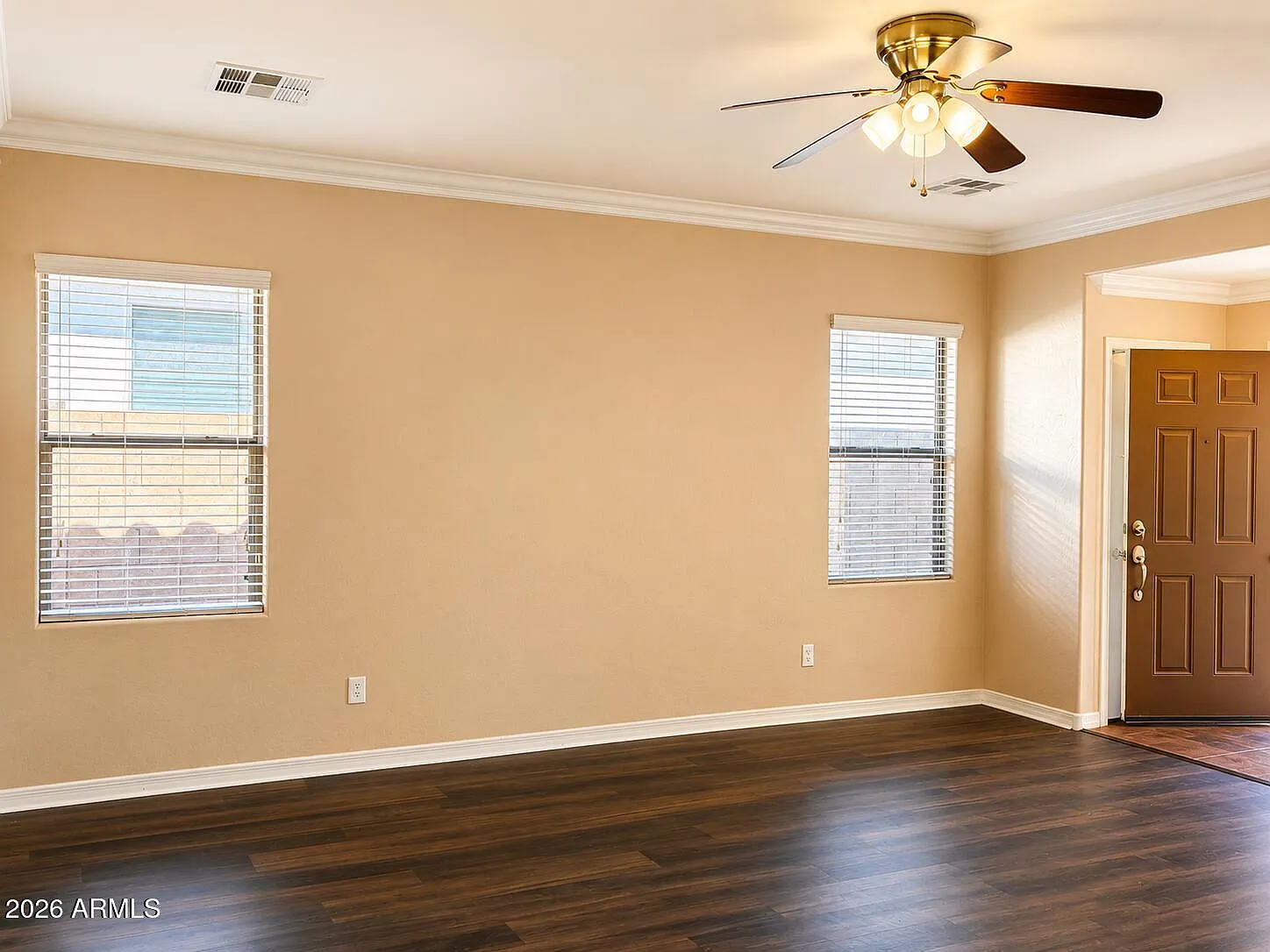 3 bed, 5.0 bath, 1309 sqft, $1,700 — Photo 3