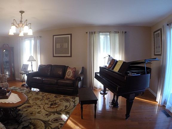 4th image of 548 Wildwood Dr
