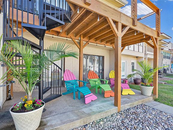 3rd image of 35 Regency Point